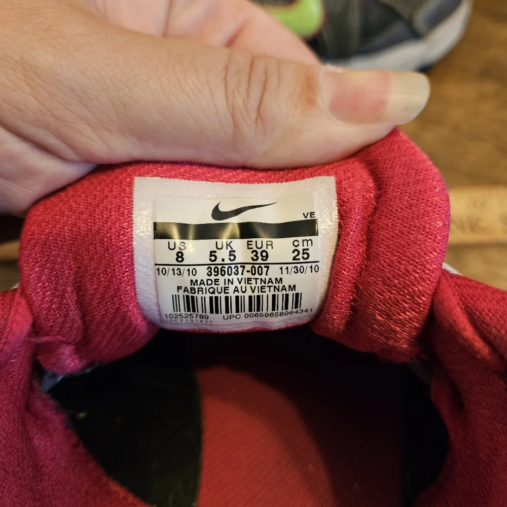 Nike Trail Alvord Size 8 Women's Gray and Pink Athletic Shoes - Picture 12 of 12